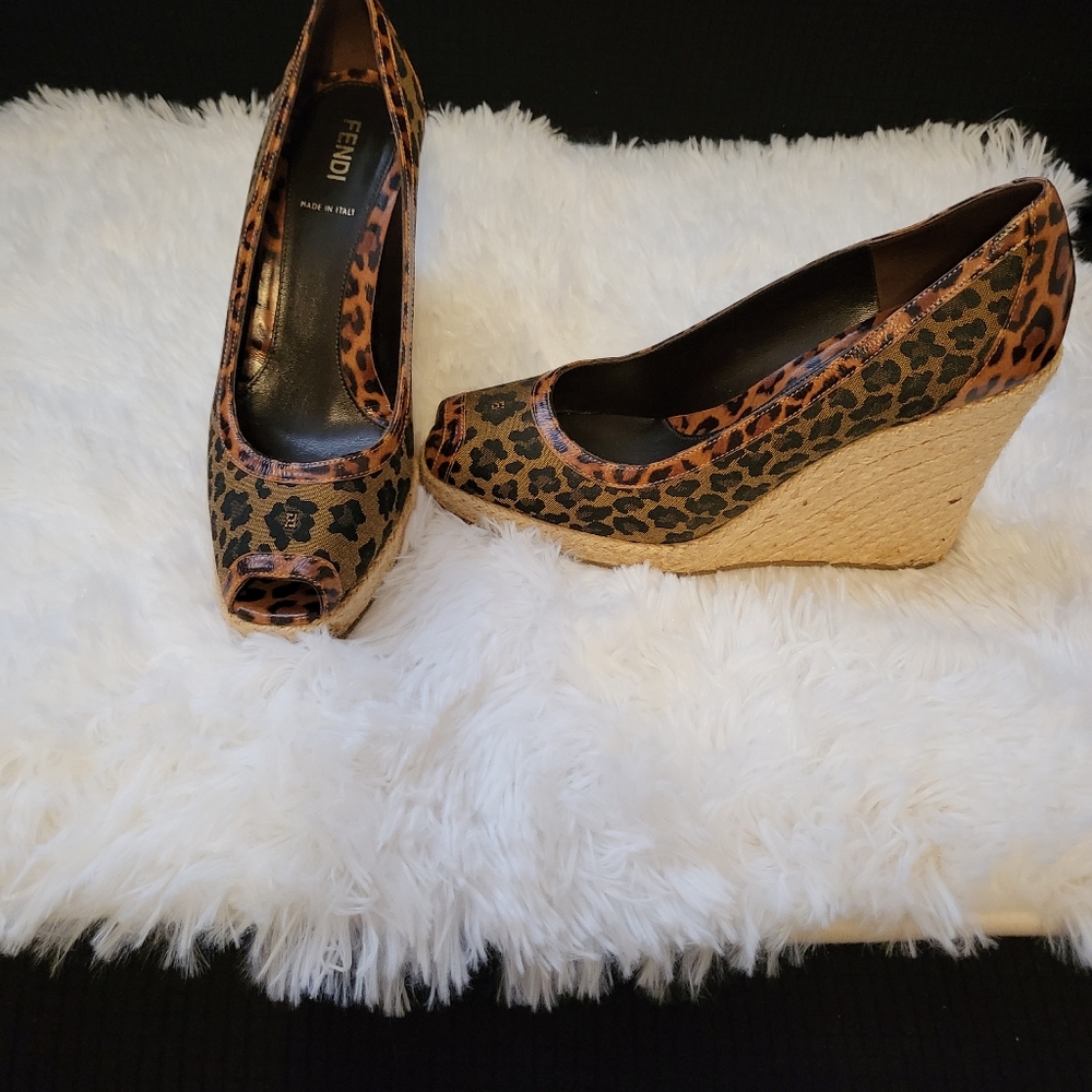 Fendi vintage wedge heels leopard print size 39